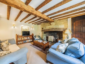 Living room | Pinley Hill House, Hatton near Warwick