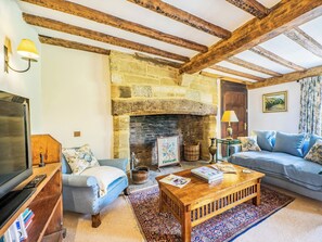Living room | Pinley Hill House, Hatton near Warwick