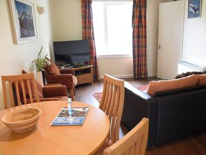 Living room/dining room | Bonnie Doon, Aviemore