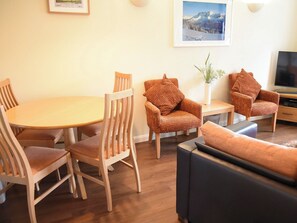 Living room/dining room | Bonnie Doon, Aviemore