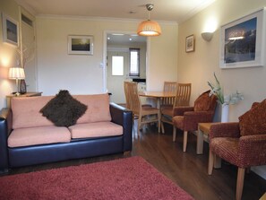 Living room/dining room | Bonnie Doon, Aviemore
