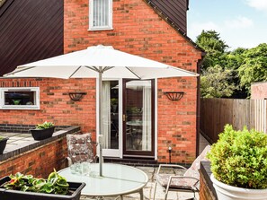 Sitting-out-area | The Old Exchange, Market Bosworth