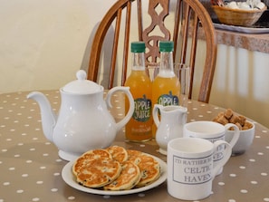Dining Area | Cranberry Cottage - Celtic Haven Resort, Lydstep, near Tenby