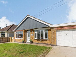 Exterior | Harebell Cottage, Addlethorpe, near Skegness