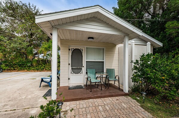 8-web-or-mls-Unit20120Front20Exterior