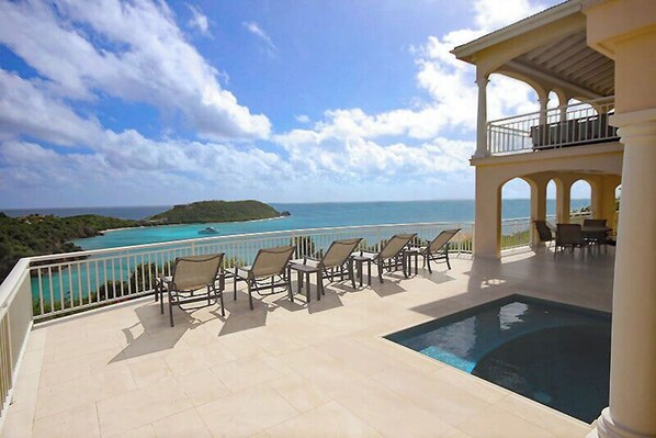 Oleander enjoys a south facing, beautiful view that overlooks Klein Bay and the Caribbean Sea