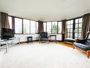 Living room | Fourpenny Studio - Fourpenny Cottages, Skelbo, near Dornoch