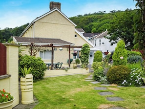 Exterior | Ty Lewis Cottage, Pwll near Llanelli