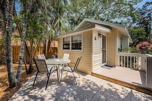 45-web-or-mls-Unit20320Front20Porch