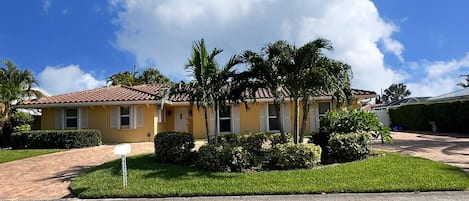 Neighborhood street view