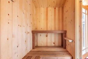 Sauna with 2 levels