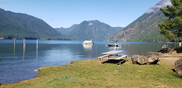 Public boat launch moment from the cabin with picnic area