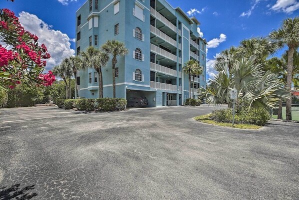 Fort Myers Beach Vacation Rental | 2BR | 2BA | 2nd Floor Condo | 1,060 Sq Ft