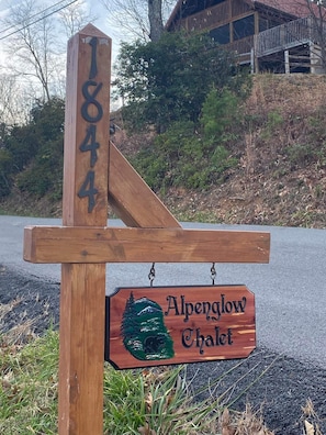 Sign for Alpenglow Chalet