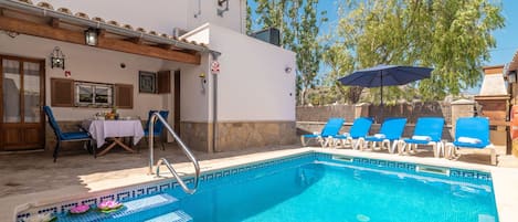 Water, Sky, Property, Swimming Pool, Building, Window, Azure, Plant, Tree, House