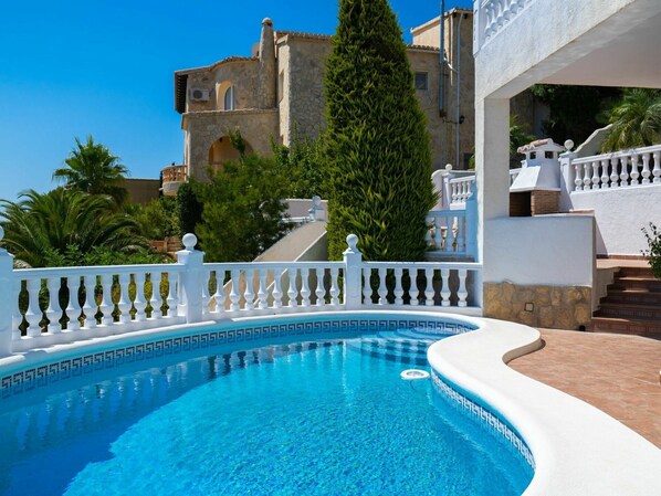 Water, Plant, Daytime, Property, Sky, Swimming Pool, Azure, Blue, Building, Tree