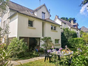 Plante, Ciel, Bâtiment, Propriété, Table, Fenêtre, Botanique, Maison, Architecture, Végétation