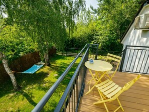 Plante, Vert, Ombre, Arbre, Végétation, Mobilier De Jardin, Lot Terre, Bâtiment, Herbe, Immobilier