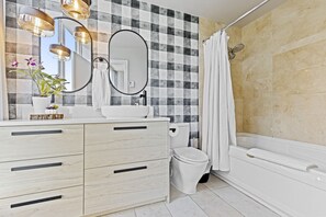 Extra wide vanity and bathtub/shower combo