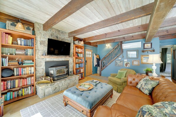 Highlands Vacation Rental | 3BR | 2BA | 2 Stories | Step-Free Entry