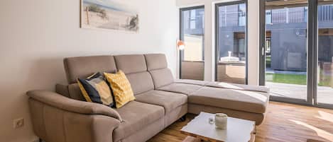Wohnzimmer mit Sofa