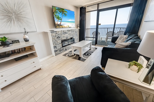 Large Living Area with Views of the Ocean, Beautifully Decorated