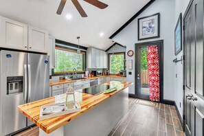 Big and bright kitchen