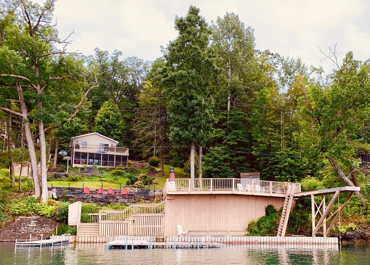 Beautiful Skaneateles Lakefront Home