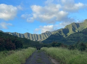 Beautiful Makaha Valley mountain range