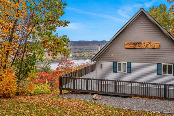 RiverscapeVacationRentals Fall2023 055