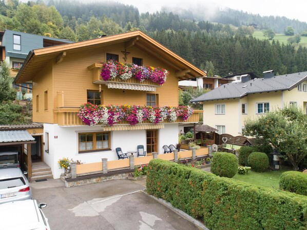 Extérieur maison de vacances [été]