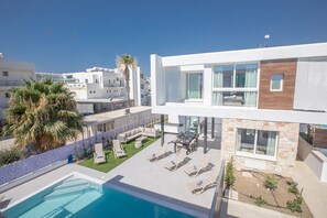 Villa Kiana with Private Pool