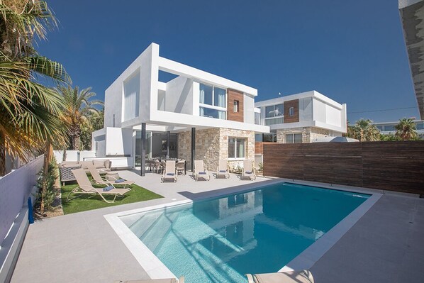 Villa Kiana, Brand New, Luxury 5BDR Ayia Napa Villa, Close the beach
