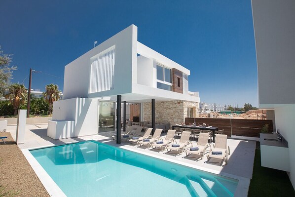 Villa Katie, Stunning, Brand New 5BDr Ayia Napa Villa, Close to the Beach