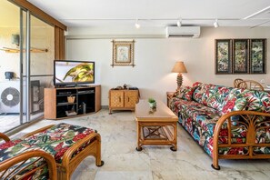 This well maintained 2-bedroom 2 bath Air Conditioned condo has everything you need to relax in Maui.