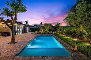 Heated Pool 
