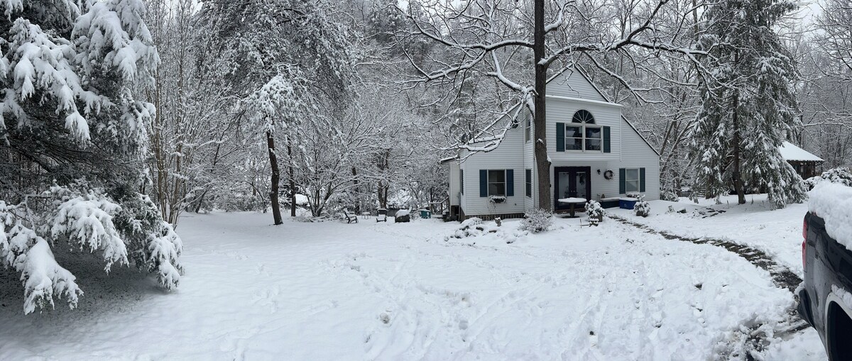 Relaxing Riverfront Cottage Near Asheville, NC