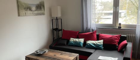 Wohnzimmer mit Schlafcouch