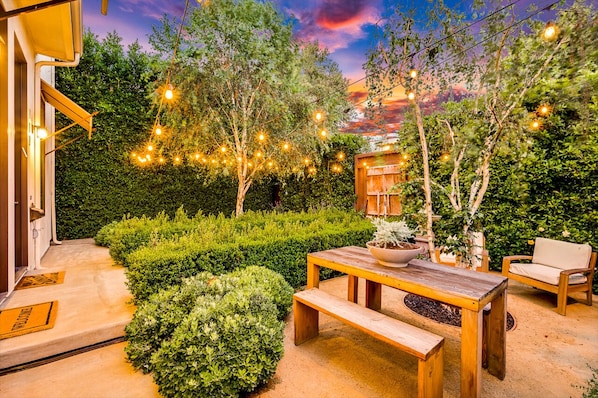 Outdoor dining