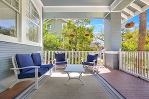 Sitting area/shared