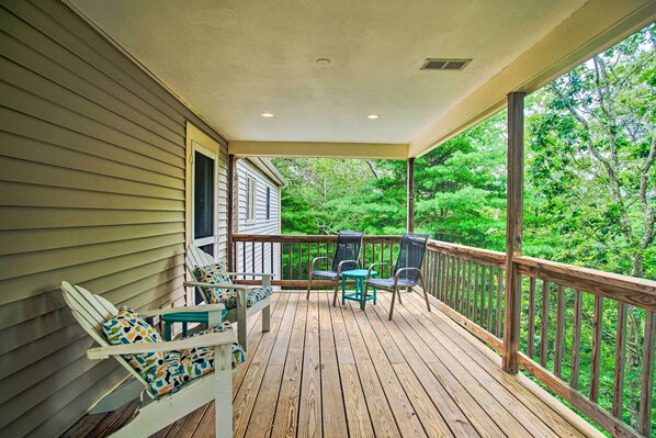 Bourne Vacation Rental | 2BR | 2BA | 1,400 Sq Ft | 2 Stories | Steps Required