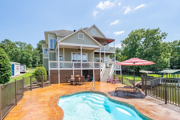 Hot Springs Vacation Rental | 4BR | 3.5BA | 3,950 Sq Ft | 2 Stories | Pool 