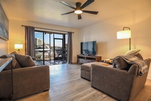 Estero Yacht And Racquet Club 113