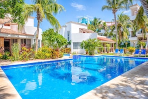 Sirena unit 18 - pool - Swimming pool at La Sirena residence