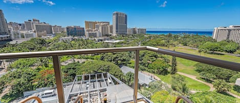 Enjoy the Ocean and Fort DeRussy Park Views
