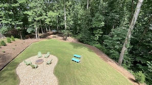 Amazing flat, open backyard!