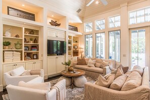 Spacious living room with sonos sound, cable and  smart tv for enjoying your apps!