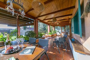 Dining area in the veranda