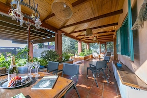 Dining area in the veranda