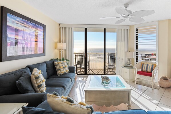 Spacious Oceanfront Living Room!